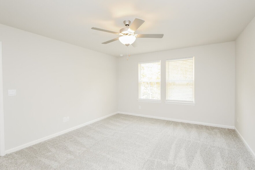 Building Photo - 137 Longleaf St