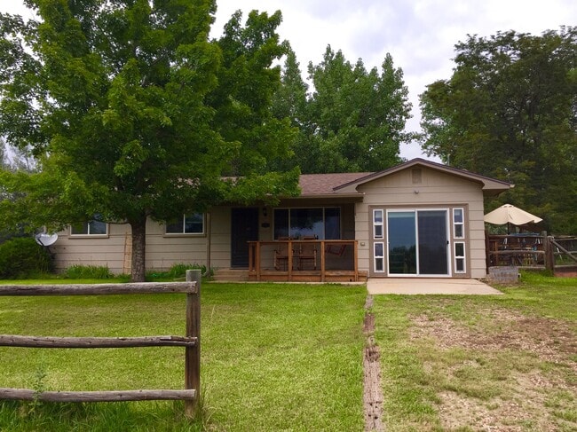 Building Photo - 601 Gutcher Dr