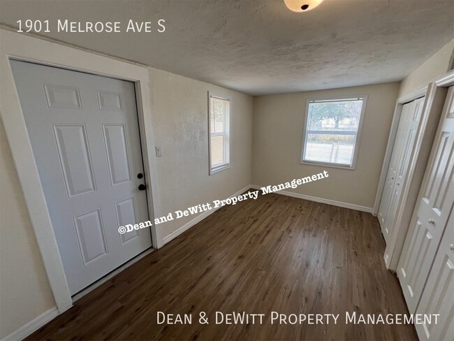 Building Photo - 1901 Melrose Ave S