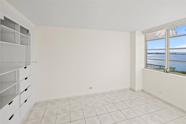 Building Photo - 1408 Brickell Bay Dr