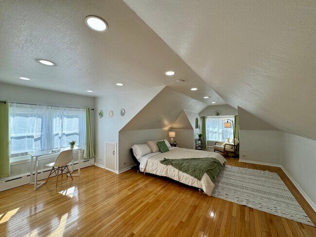 Building Photo - 7109 Keeler Ave