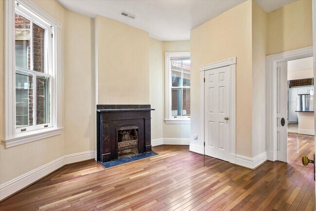 Building Photo - Swanky 2000 sf duplex in the heart of Church Hill