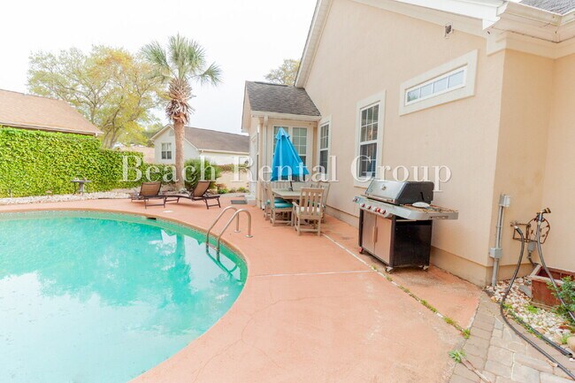 Building Photo - Furnished Home in NMB with Pool and Hot Tub