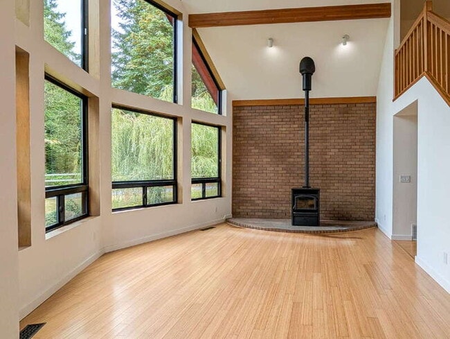 Building Photo - 18120 18th Ave NW