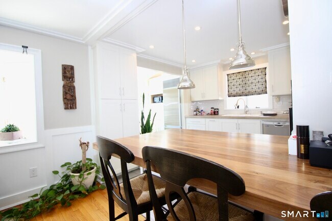 Building Photo - 25 Center Terrace