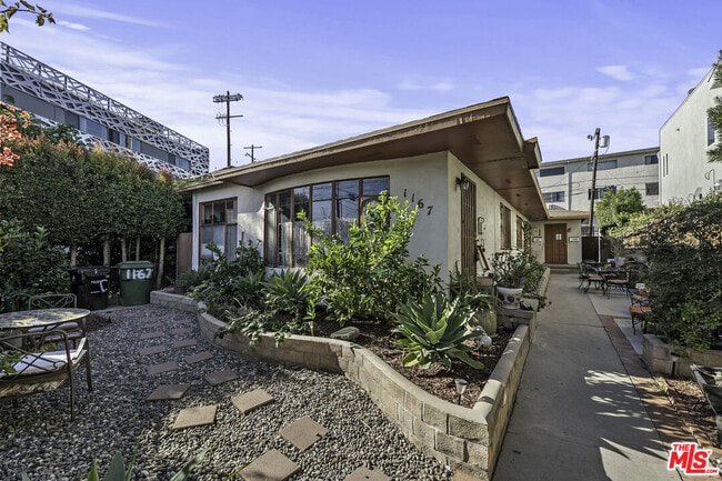 Primary Photo - 1167 Nelrose Ave