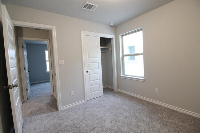 Building Photo - 1732 Yaupon Grove Ln