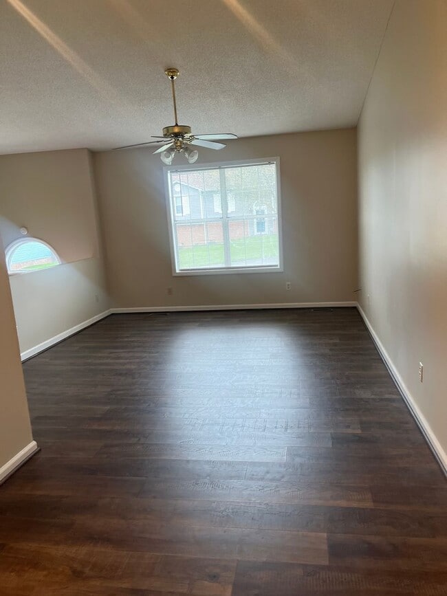 Building Photo - Split foyer 3 bedroom home in quiet area with bonus room, large yard, 2-car garage $2000