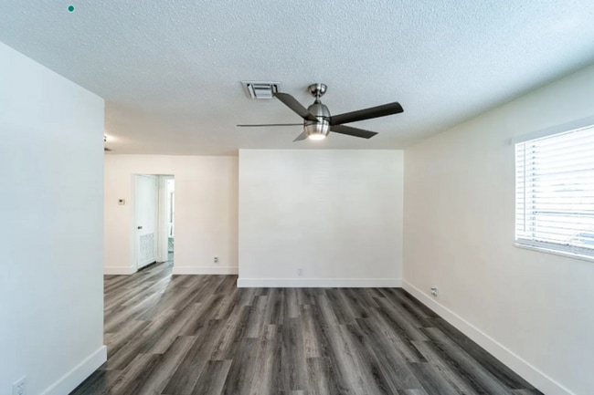 Building Photo - 4152 SW 24th Ct