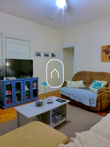 Building Photo - 61 Hillside St