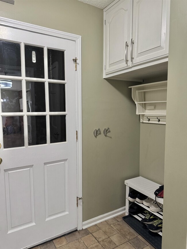 Building Photo - 7881 Elm Leaf Dr