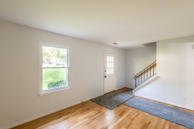 Building Photo - 138 Quince Ln