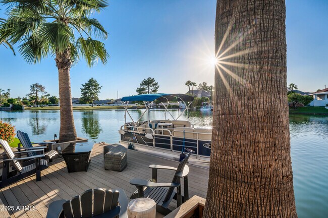 Building Photo - 1817 E Willow Tree Ct