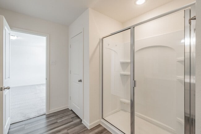 Building Photo - Like new 4 bedroom 2.5 bath in Villages of...