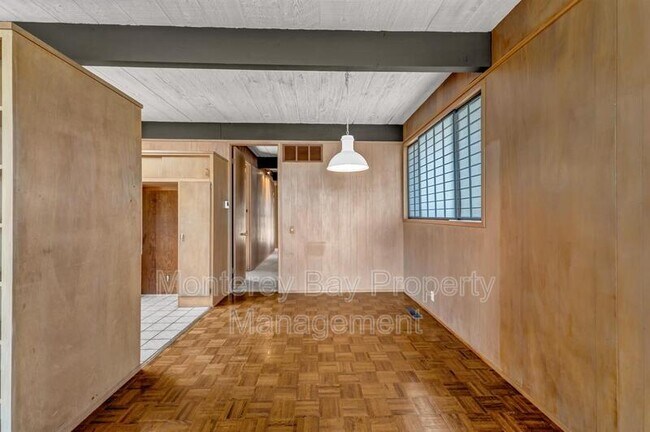 Building Photo - 635 Grace St