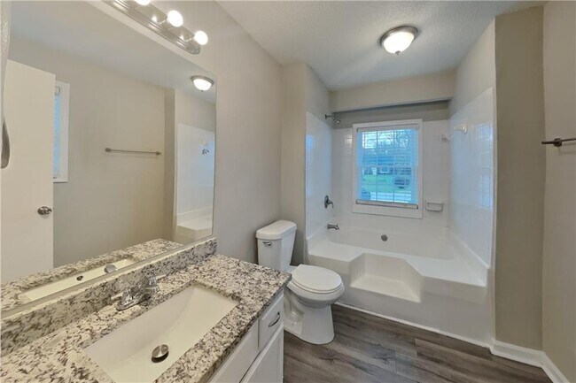 Building Photo - 140 Linda Ln