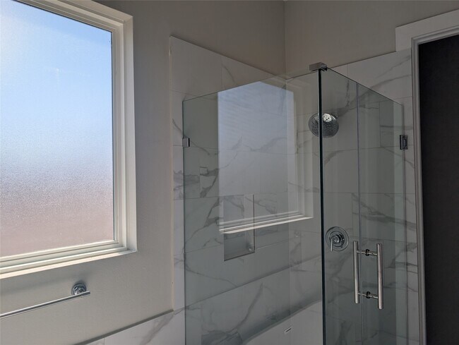 Building Photo - 8014 Huntington Spgs Ln