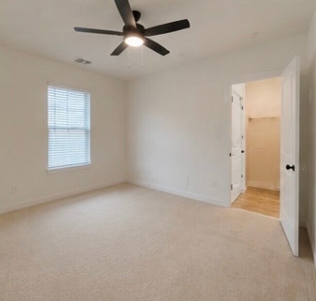 Building Photo - 403 Soapberry Tree Ct