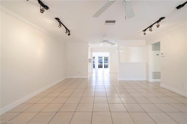 Building Photo - 4916 Viceroy St