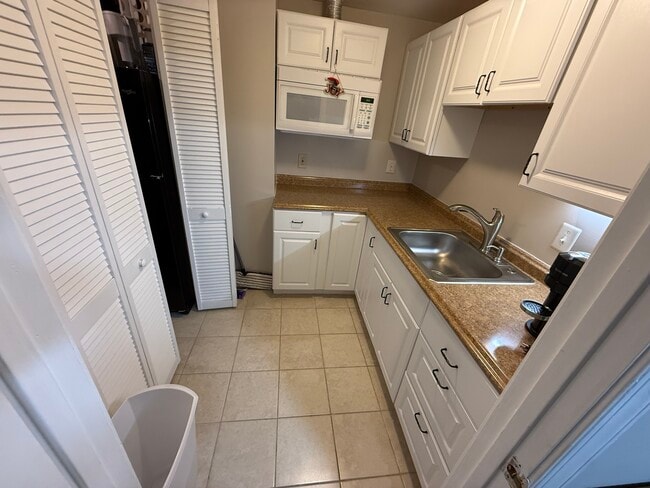 Building Photo - 9 Prairie Landing Ct