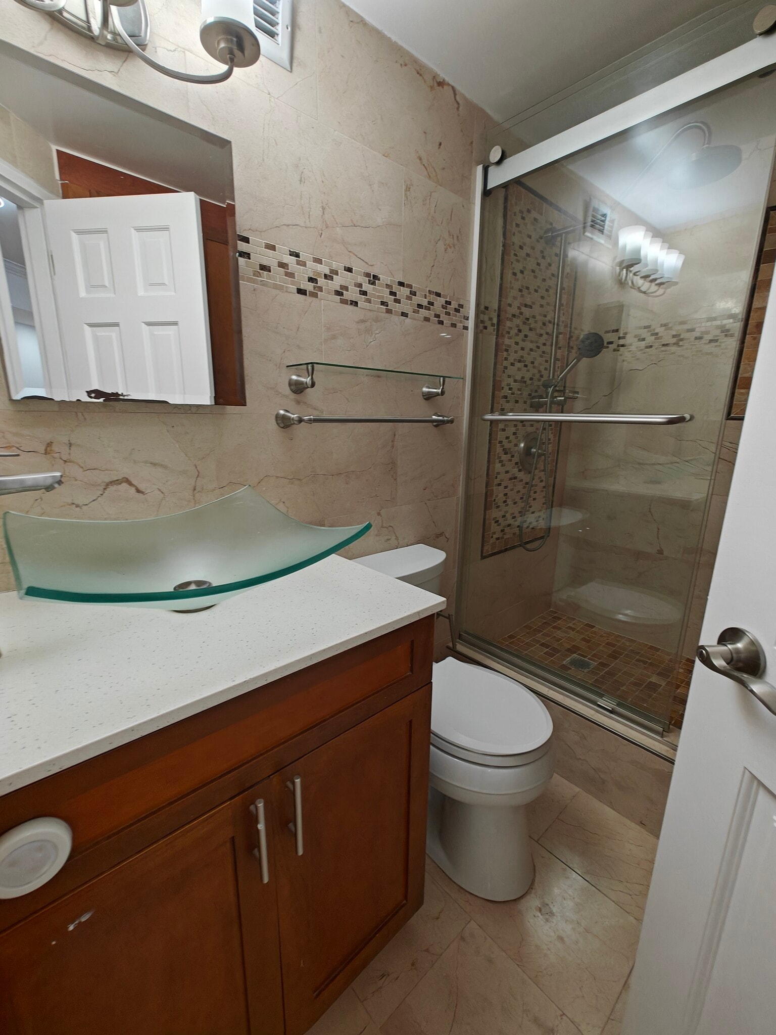 Building Photo - 825 Brickell Bay Dr