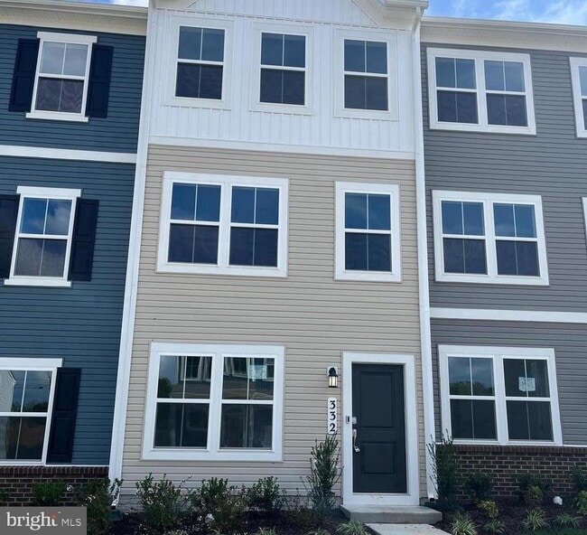 Building Photo - 332 Watercourse Dr