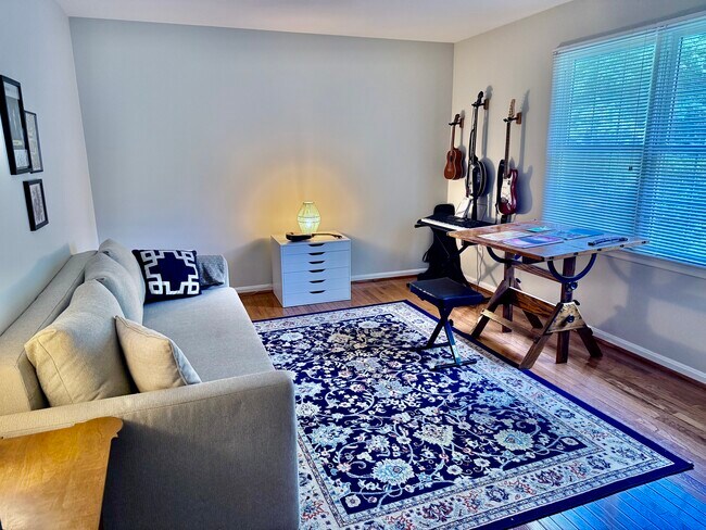 Building Photo - 2730 Wildwood Cir