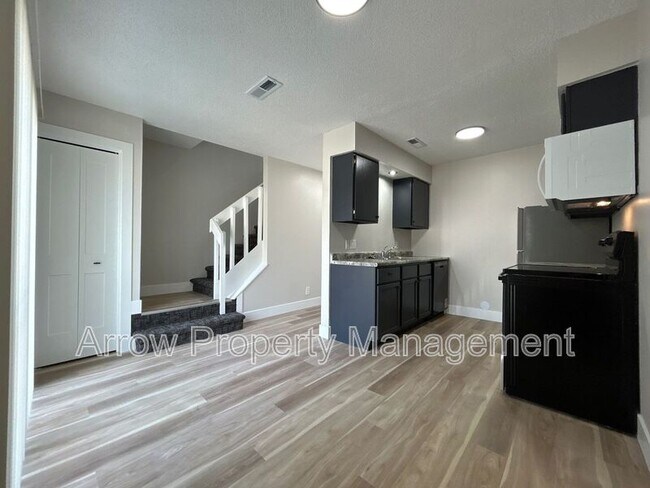 Building Photo - 1324 S Jackson St