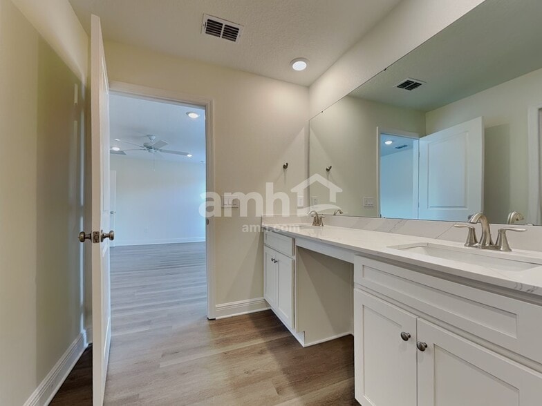 Building Photo - 1545 Blue Nile Pt