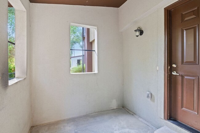 Building Photo - Exceptional Apartment Living in Boise’s North End