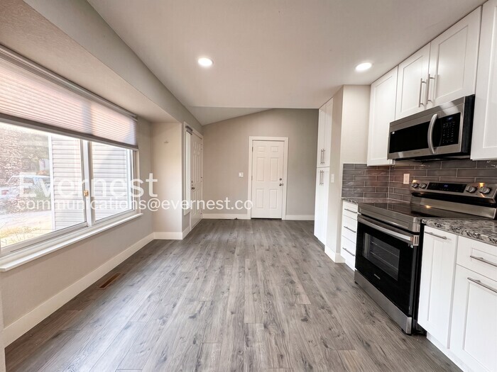 Building Photo - 18354 E Crestline Cir