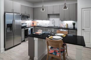 Interior Photo - Jada Legacy Central