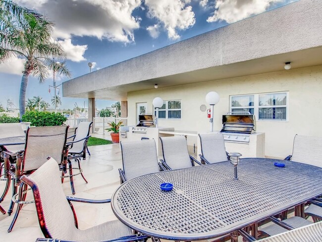 Building Photo - 2731 NE 14th Street Causeway