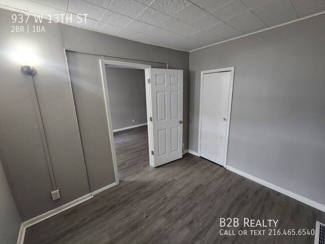 Building Photo - 937 W 13th St