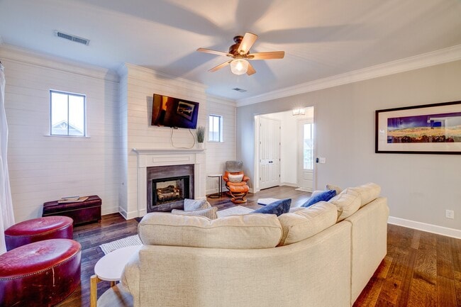 Building Photo - 775 Westcott Ln