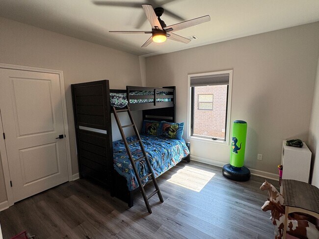 Building Photo - 3013 Sue St