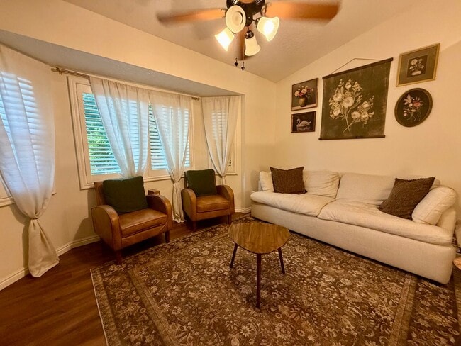 Building Photo - Spacious 4-Bedroom Home in Layton, UT!