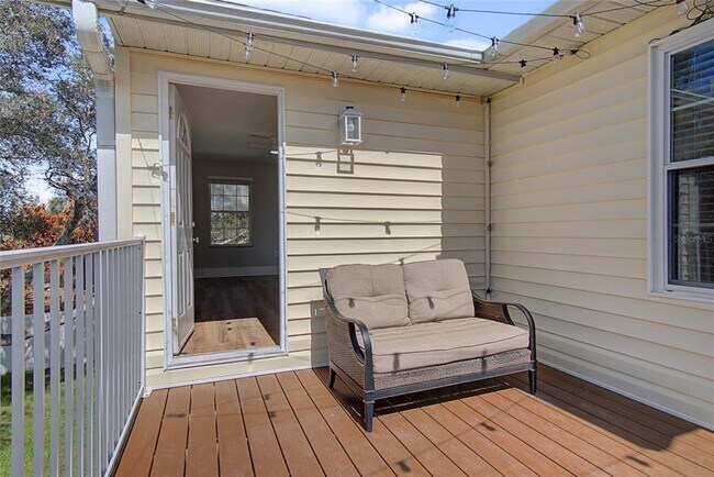 Building Photo - 11462 Commercial St