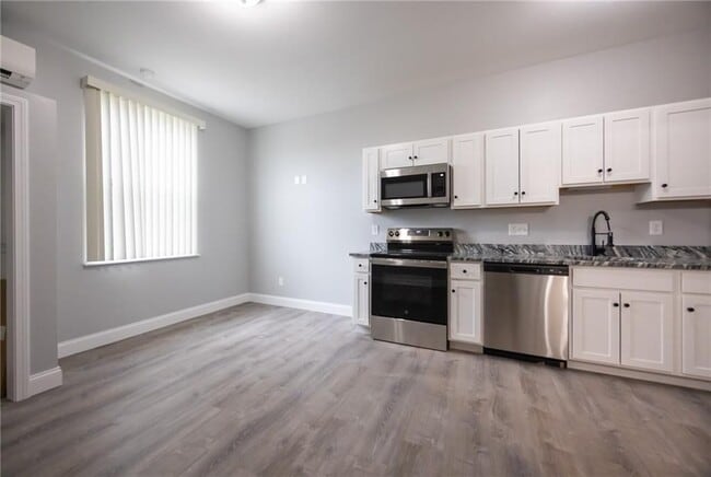 Building Photo - 6899 Post Rd