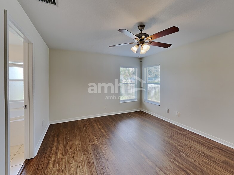 Building Photo - 10126 41st Ct E