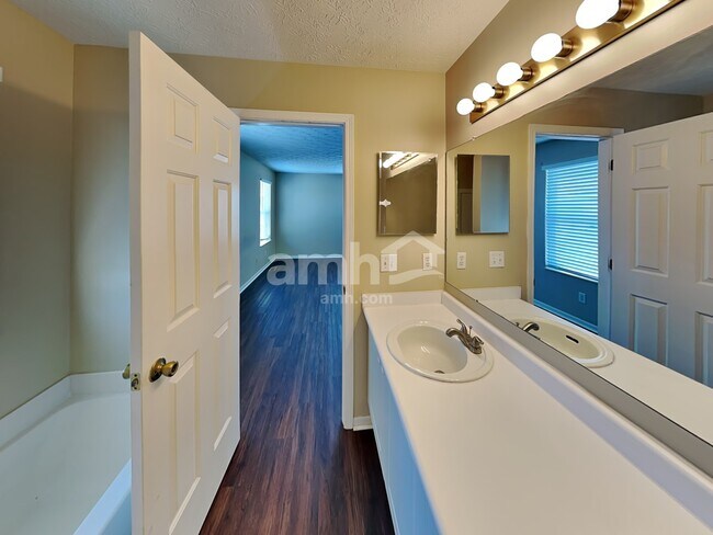 Building Photo - 4365 Chanterelle Dr