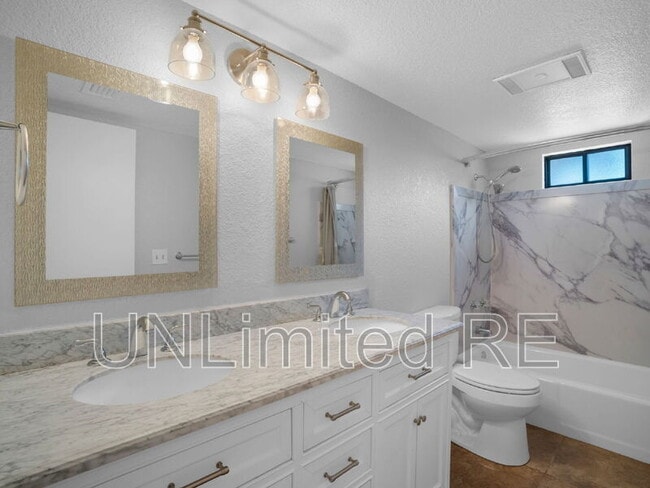 Building Photo - 490 Deer Pass Dr