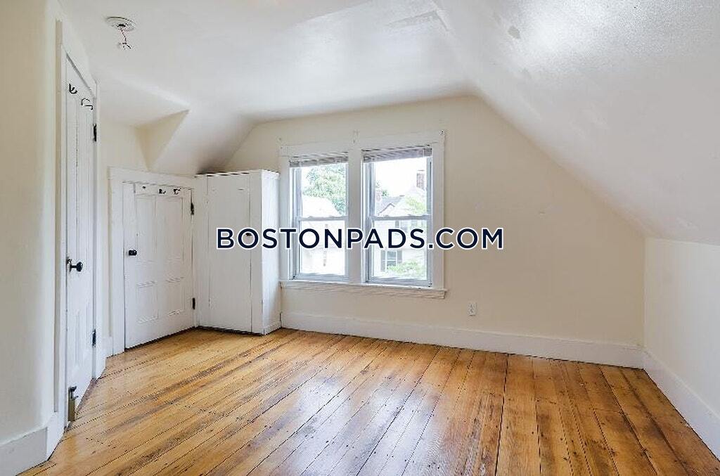 Building Photo - 58 Saunders St