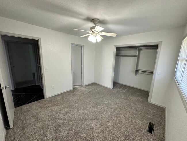 Building Photo - Fully Remodeled 3bed/2bath Available in We...