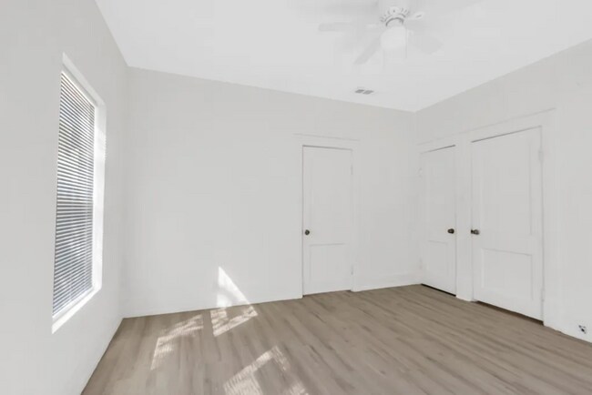 Building Photo - 2105 Walnut St