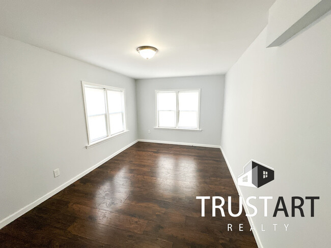 Building Photo - 1 Bedroom Apartment in Tacony, Philadelphia.