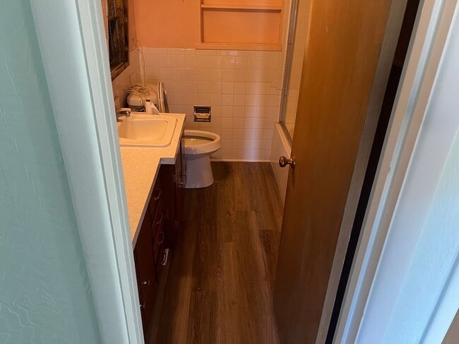 Building Photo - 5bedrooms 2bathrooms with CH/A