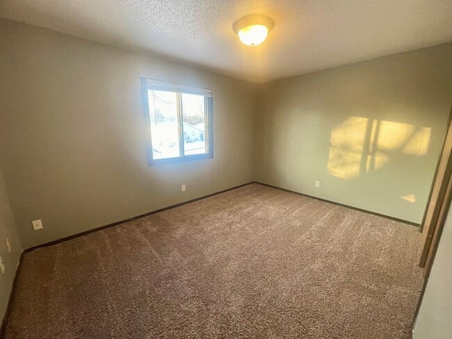 Building Photo - 3108 Sycamore Terrace