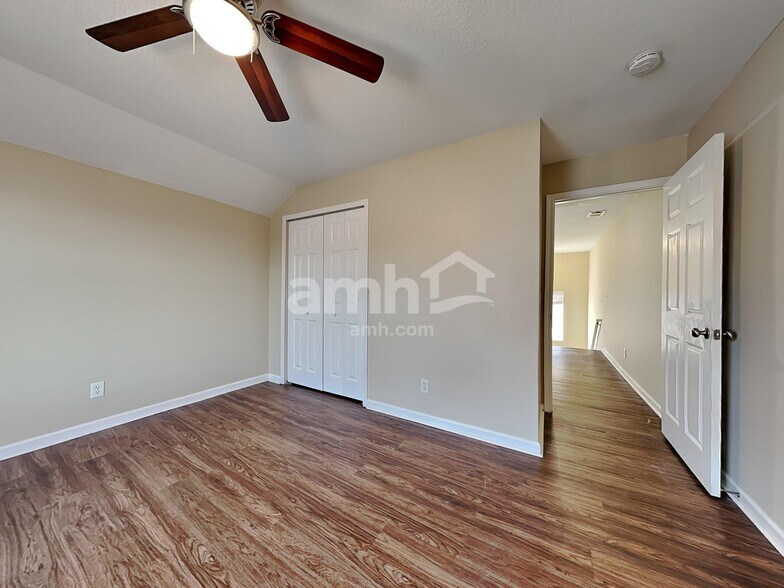 Building Photo - 171 Fox Glen Ct