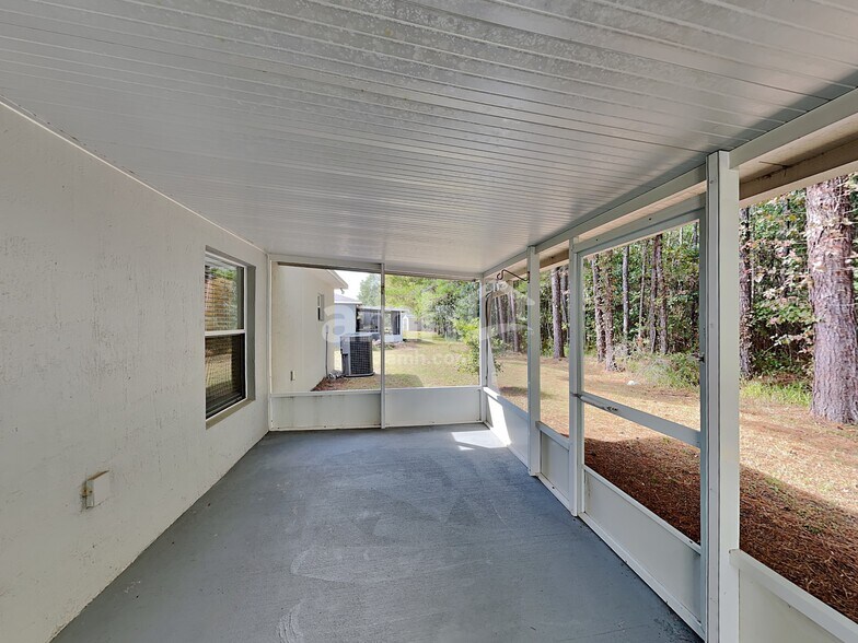 Building Photo - 5549 Shady Pine St S